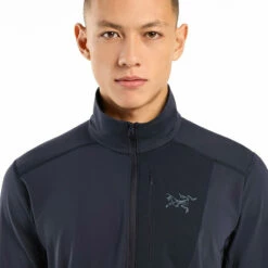 Arc'teryx Men's Rho LT Zip Neck - Black Sapphire 11 Arc'teryx Men's Rho LT Zip Neck - Black Sapphire -Brokedown Palace Shop ARcteryx AW22 MensRhoLT BlackSapphire 05