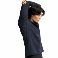 Arc'teryx Men's Rho LT Crew Neck - Black Sapphire -Brokedown Palace Shop Arcteryx AW23 RhoLTCrewNeck BlackSapphire 05