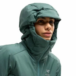 Arc'teryx Women's Atom Heavyweight Hoody - Boxcar -Brokedown Palace Shop Arcteryx AW23 WsHWAtomHoody Boxcar 05