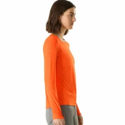 Arc'teryx Women's Taema Crew LS - Spark Heather -Brokedown Palace Shop Arcteryx SS23 TaemaCrewLS Spark 05