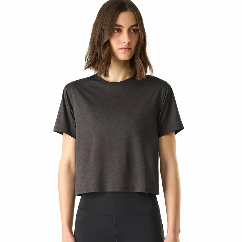 Arc'teryx Women's Taema Crop SS T-Shirt - Black 4 Arc'teryx Women's Taema Crop SS T-Shirt - Black - Image 2