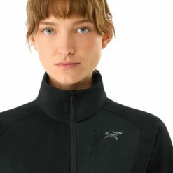 Arc'teryx Women's Delta Jacket - Black 11 Arc'teryx Women's Delta Jacket - Black -Brokedown Palace Shop Arcteryx SS23 WsDeltaJacket Black 05