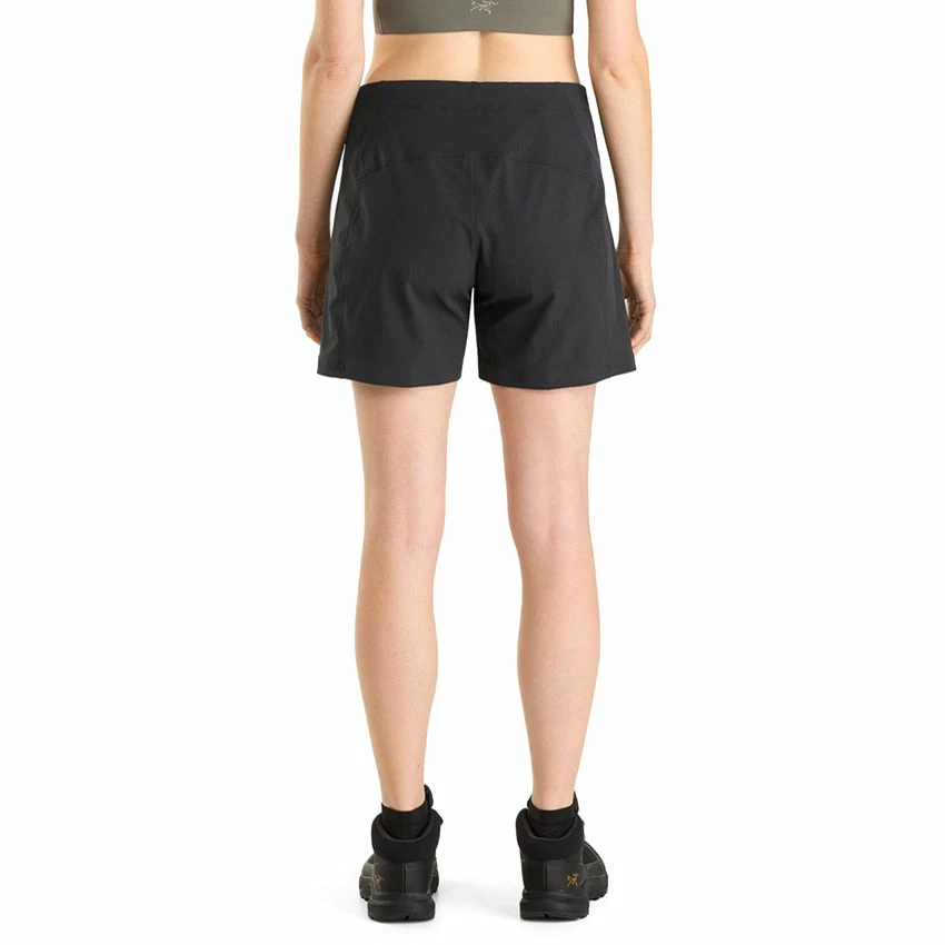 Arc'teryx Women's Gamma Shorts 6" - Black 7 Arc'teryx Women's Gamma Shorts 6" - Black - Image 5