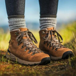 Danner Women's Mountain 600 - Rich Brown -Brokedown Palace Shop Danner WomensMountain600 RichBrown 07