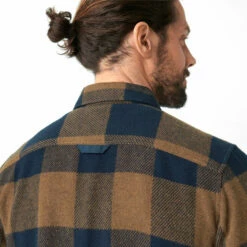 FJÄLLRÄVEN Canada Shirt - Chestnut & Dark Navy 9 FJÄLLRÄVEN Canada Shirt - Chestnut & Dark Navy -Brokedown Palace Shop Fjallraven CanadaShirt ChestnutNavy 05