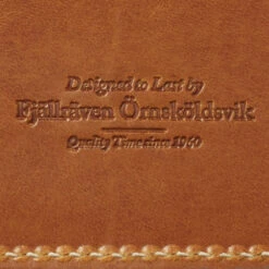 FJÄLLRÄVEN Övik Card Holder - Leather Cognac 9 FJÄLLRÄVEN Övik Card Holder - Leather Cognac -Brokedown Palace Shop Fjallraven OvikCardHolder 04