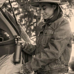 Klean Kanteen Narrow Classic 18oz W/ Sport Cap - Old Gold 9 Klean Kanteen Narrow Classic 18oz W/ Sport Cap - Old Gold -Brokedown Palace Shop KleanKanteen SS23 18ozNarrow OldGold 04