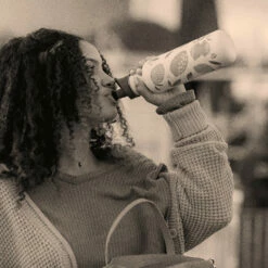 Klean Kanteen Classic 27oz W/ Sport Cap - Old Gold -Brokedown Palace Shop KleanKanteen SS23 27ozClassic SeaSpray 04 b81f128f d4c6 4d82 a36e 52644cba4706