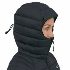 Patagonia Women's Down Sweater Hoody - Black 11 Patagonia Women's Down Sweater Hoody - Black -Brokedown Palace Shop Patagonia AW22 WsDownSweaterHoody Black 05