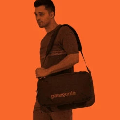 Patagonia Black Hole Mini MLC - Shrub Green -Brokedown Palace Shop Patagonia AW23 MiniMLC SHRG 06