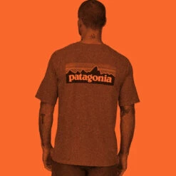 Patagonia Men's P-6 Logo Responsibili-Tee - Nouveau Green -Brokedown Palace Shop Patagonia AW23 MsP6ResponsibiliTee NUVG 03