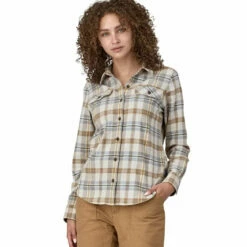 Patagonia Women's LS Organic Cotton Fjord Flannel Shirt - Fields: Natural 8 Patagonia Women's LS Organic Cotton Fjord Flannel Shirt - Fields: Natural -Brokedown Palace Shop Patagonia AW23 WsFjordFlannelShirt FINL 03