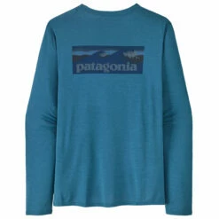 Patagonia Men's L/S Capilene Cool Daily Graphic Shirt - Waters - Boardshort Logo: Wavy Blue X-Dye 9 Patagonia Men's L/S Capilene Cool Daily Graphic Shirt - Waters - Boardshort Logo: Wavy Blue X-Dye -Brokedown Palace Shop Patagonia SS23 LSCapCoolGraphicWater BLWX 03