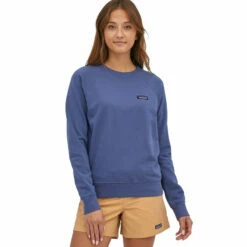 Patagonia Women's P-6 Logo Label Organic Crew Sweatshirt - Current Blue 10 Patagonia Women's P-6 Logo Label Organic Crew Sweatshirt - Current Blue -Brokedown Palace Shop Patagonia WsOrganicP6CrewSweatshirt CurrentBlue 04