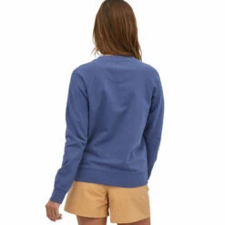 Patagonia Women's P-6 Logo Label Organic Crew Sweatshirt - Current Blue 11 Patagonia Women's P-6 Logo Label Organic Crew Sweatshirt - Current Blue -Brokedown Palace Shop Patagonia WsOrganicP6CrewSweatshirt CurrentBlue 05