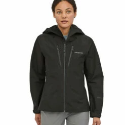 Patagonia Women's Triolet Jacket - Black 11 Patagonia Women's Triolet Jacket - Black -Brokedown Palace Shop Patagonia WsTrioletJacket Black 02