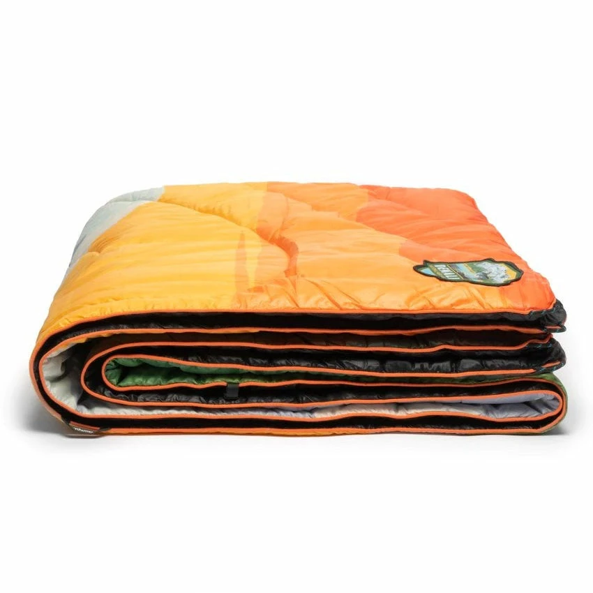 Rumpl Original Puffy Blanket - Denali National Park 5 Rumpl Original Puffy Blanket - Denali National Park - Image 3