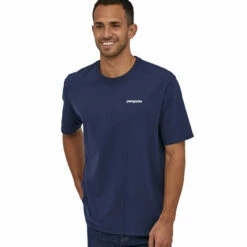 Patagonia Men's P-6 Logo Responsibili-Tee - Classic Navy 10 Patagonia Men's P-6 Logo Responsibili-Tee - Classic Navy -Brokedown Palace Shop SS23 Patagonia P6ResponsibiliTee CNY 01