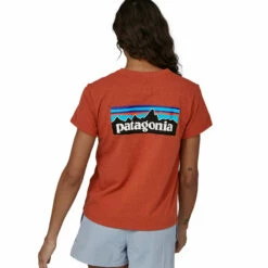 Patagonia Women's P-6 Logo Responsibili-Tee - Quartz Coral 11 Patagonia Women's P-6 Logo Responsibili-Tee - Quartz Coral -Brokedown Palace Shop SS23 Patagonia WsP6ResponsibiliTee QZCO 05