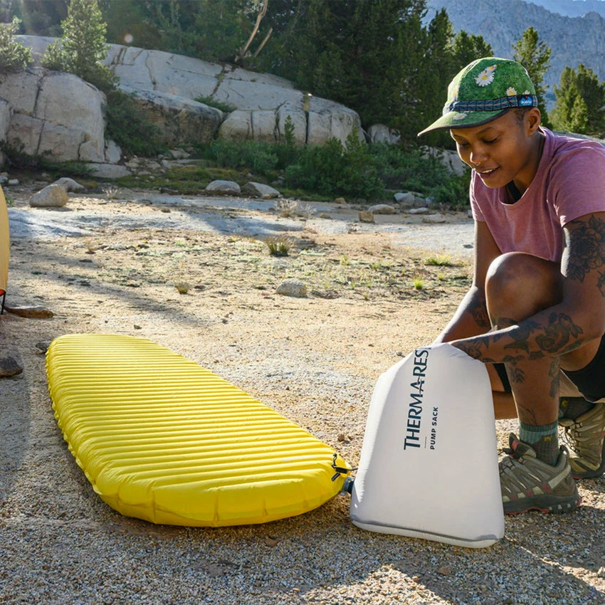 Therm-a-Rest NeoAir Xlite NXT Sleeping Pad - Regular Short - Solar Flare 6 Therm-a-Rest NeoAir Xlite NXT Sleeping Pad - Regular Short - Solar Flare - Image 4